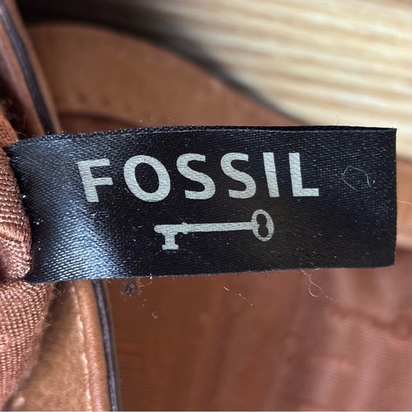 Fossil Maddox Crossbody Satchel #5185 - Picture 11 of 12
